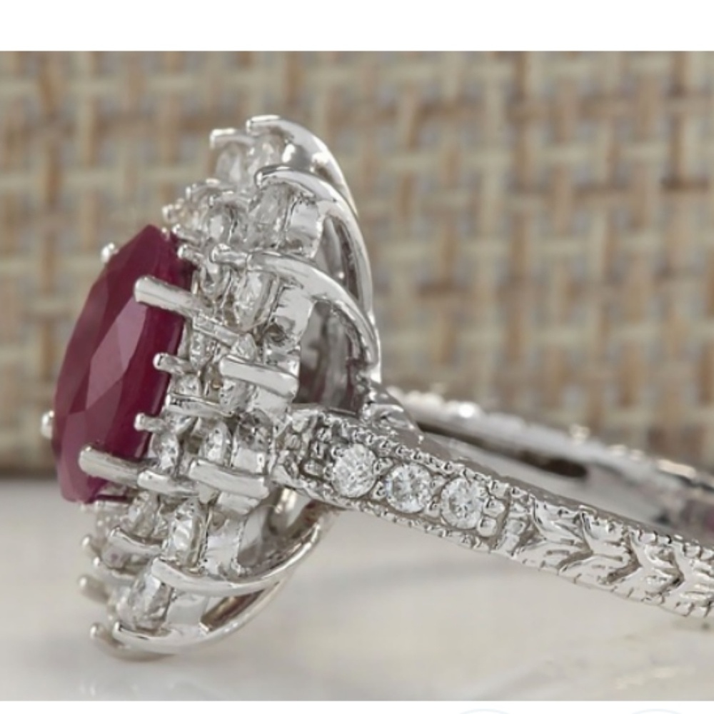NWT GORGEOUS RUBY AND WHITE SAPHIRE RING - Picture 4 of 5